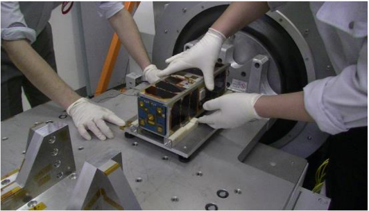 衛星(3U Cubesat)イメージ図01